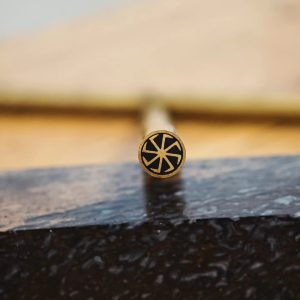 Kolovrat karakterni pin